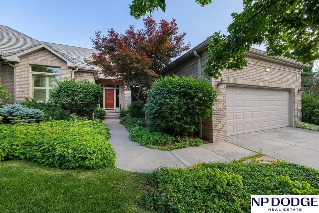 2229 Stone Creek Loop S, Lincoln, NE 68512