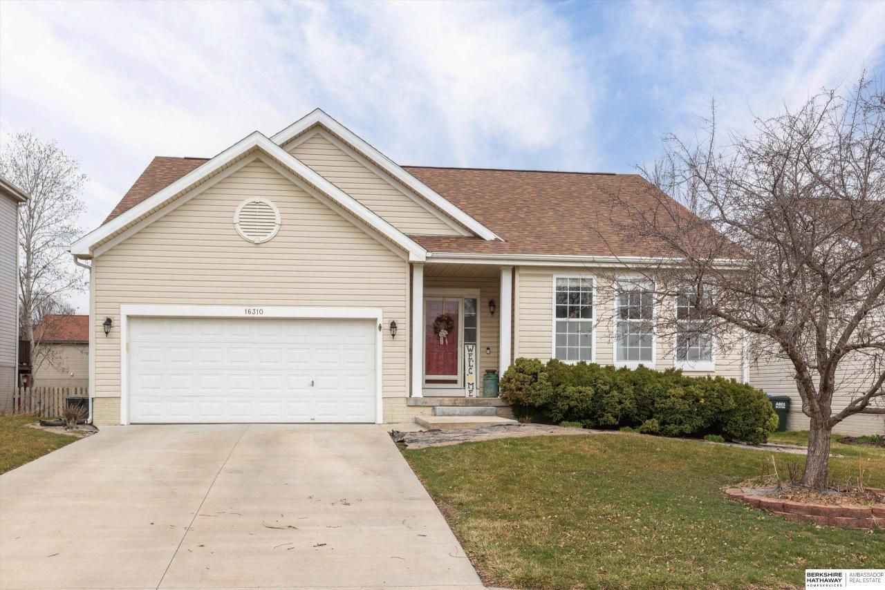 16310 Sherwood Avenue , Omaha, NE 68116