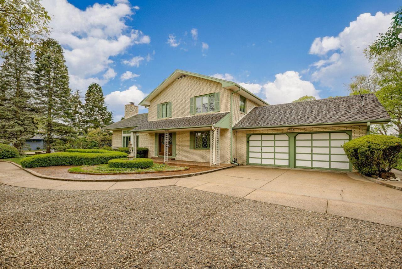 30 BUENA VISTA Drive, COUNCIL BLUFFS, IA 51503