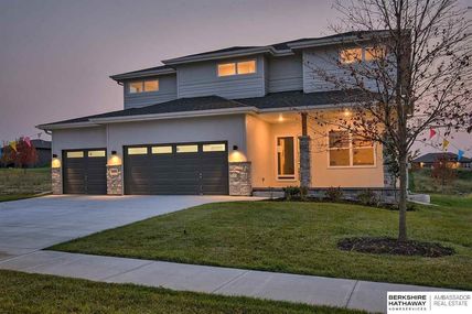 11714 Cove Hollow Drive , Papillion, NE 68046