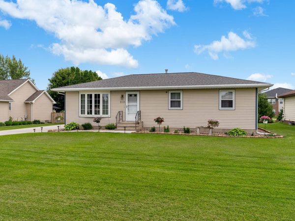 810 W WATE ST, Wilton, IA 52778