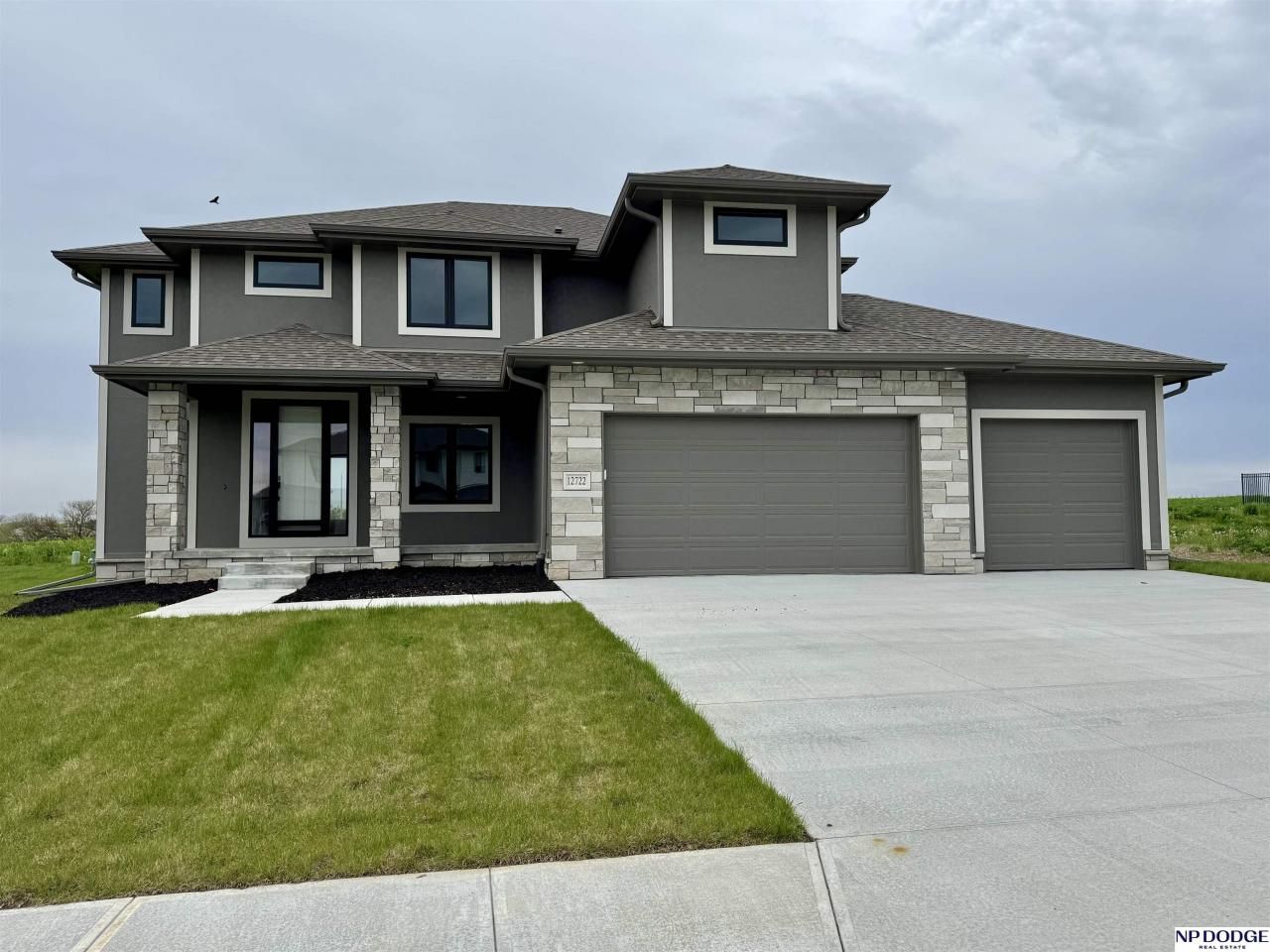12722 Glenn Street , Papillion, NE 68046