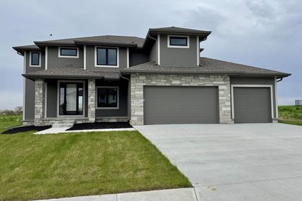 12722 Glenn Street , Papillion, NE 68046