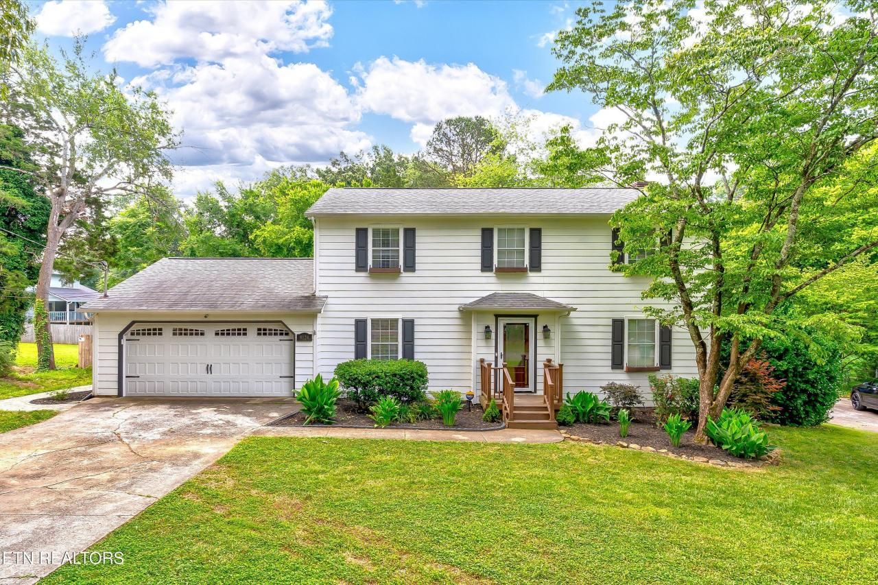 9124 CANDLEWOOD DRIVE, KNOXVILLE, TN 37923 | crye-leike.com | MLS