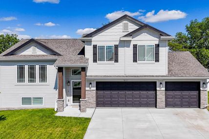 8111 S 198th Street , Gretna, NE 68028