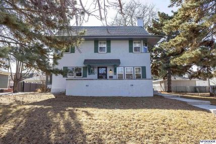 5115 Davenport Street , Omaha, NE 68132