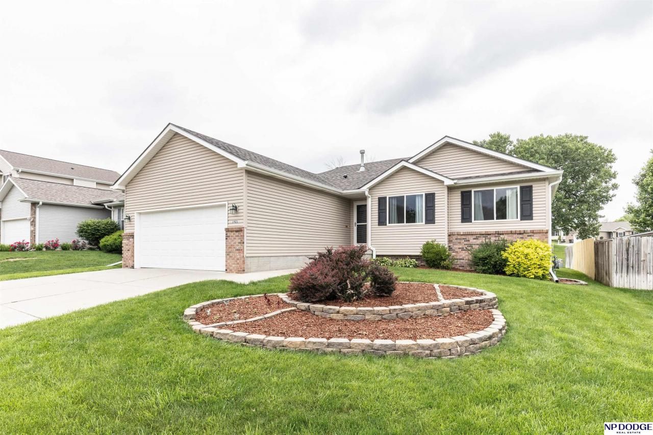 1921 NW 46Th Street , Lincoln, NE 68528