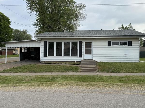 415 JACKSON ST, Muscatine, IA 52761