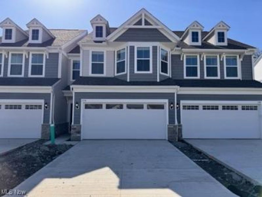726 Harbour Town Court, Avon Lake, OH 44012 Photo 1