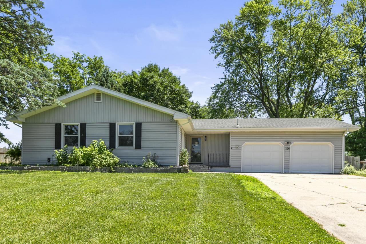 104 S HILL Circle, COUNCIL BLUFFS, IA 51503