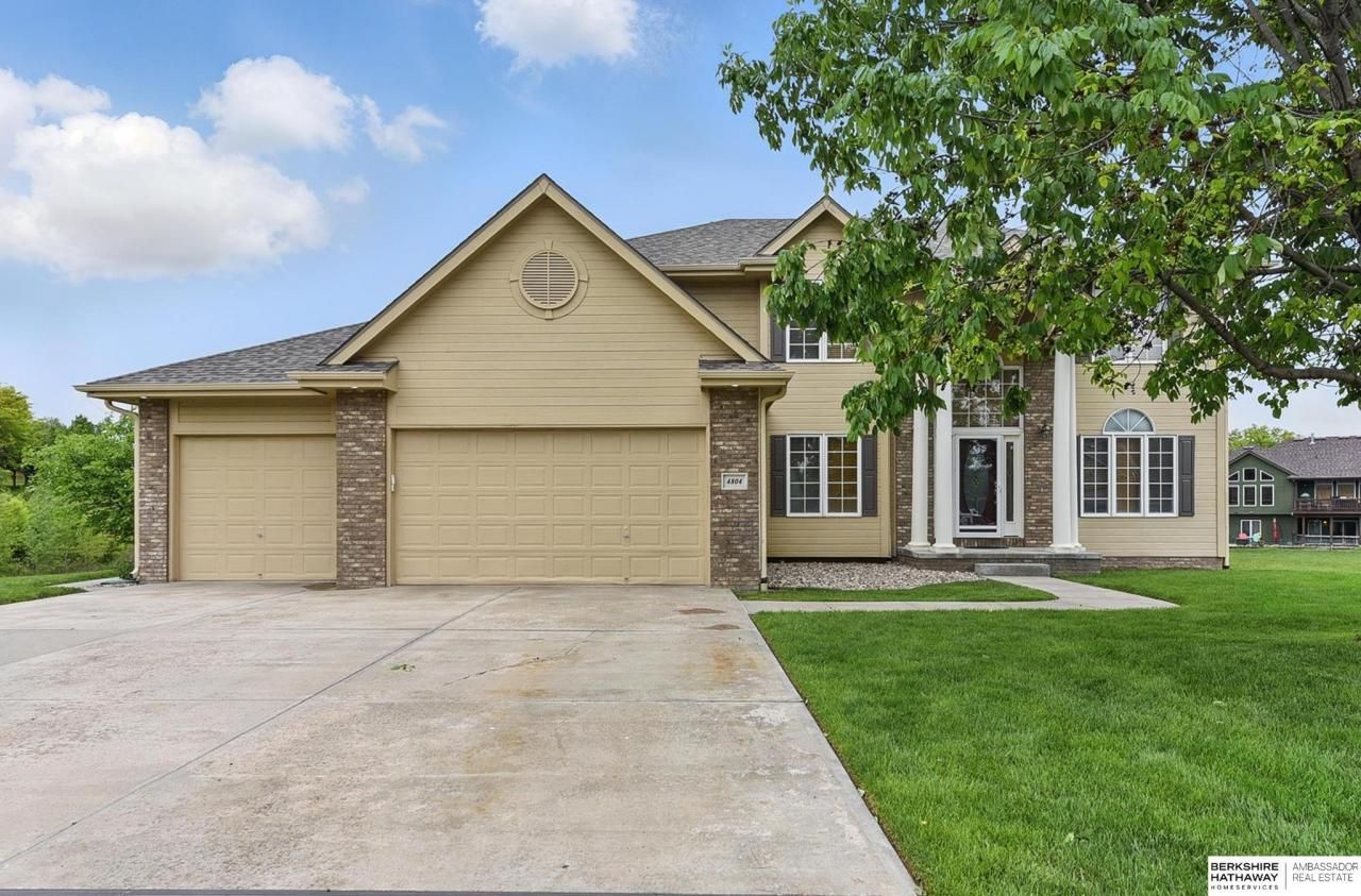 4804 Fountain Circle , Papillion, NE 68133