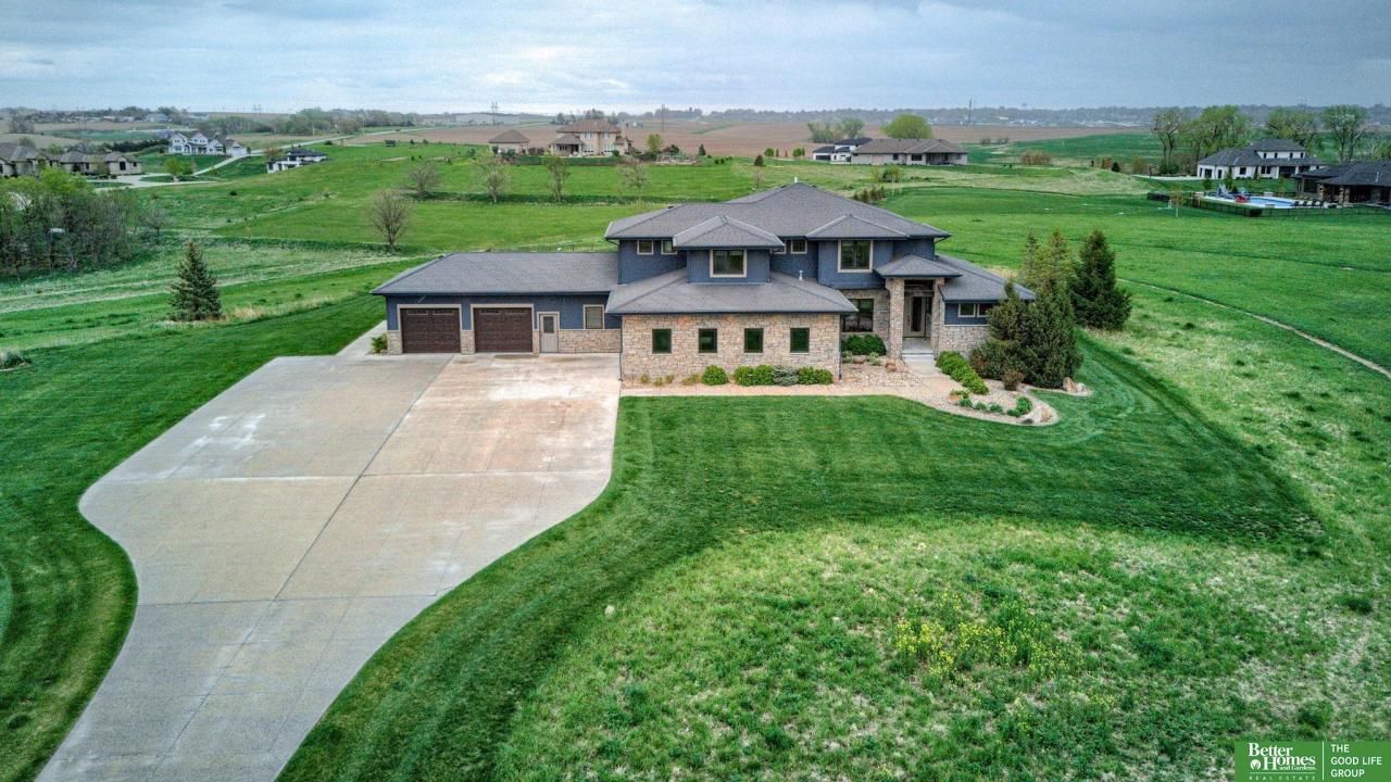 10731 S 232nd Street , Gretna, NE 68028