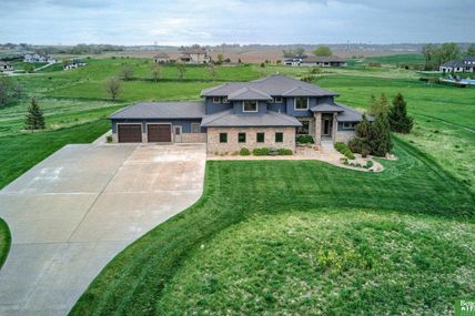 10731 S 232nd Street , Gretna, NE 68028