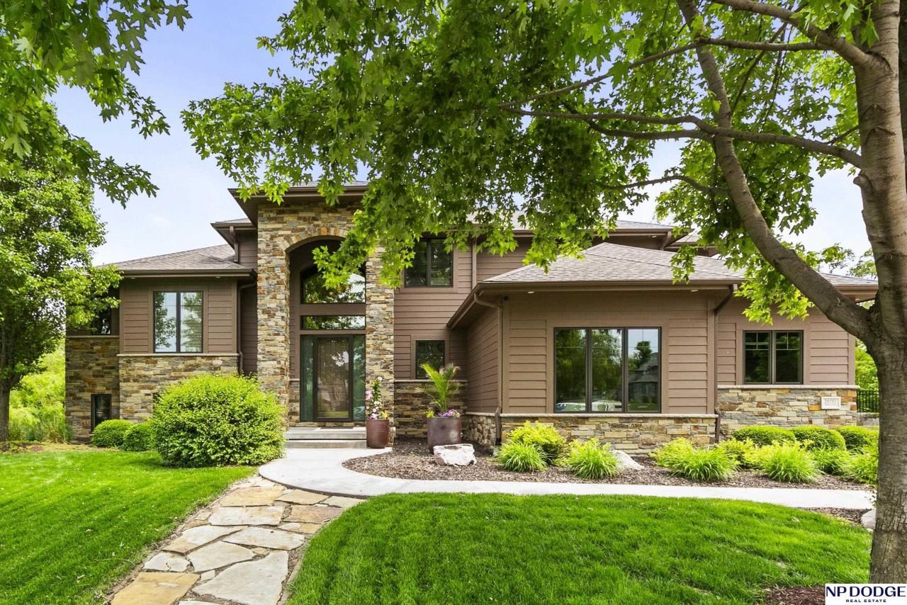 20751 Nancy Circle , Omaha, NE 68022