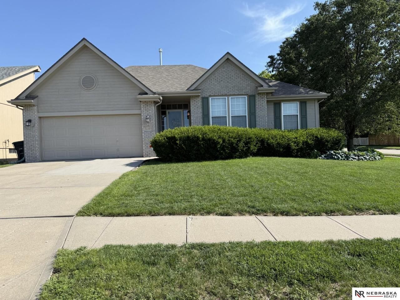 16917 Pierce Street , Omaha, NE 68130