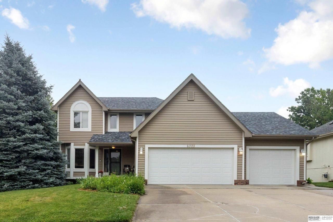 6325 N 104th Street , Omaha, NE 68134