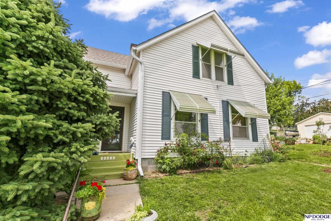 15410 Bennington Road, Bennington, NE 68007