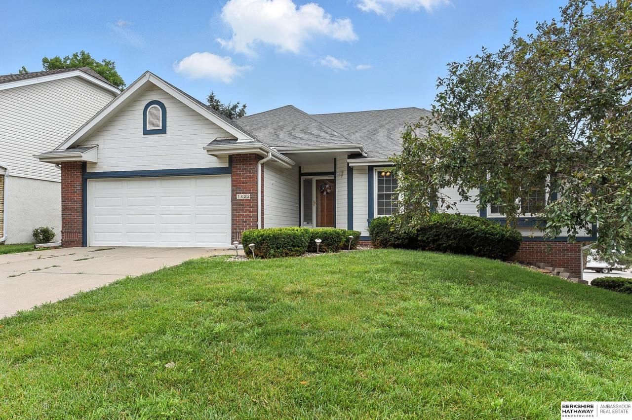 1422 N 155th Avenue, Omaha, NE 68154