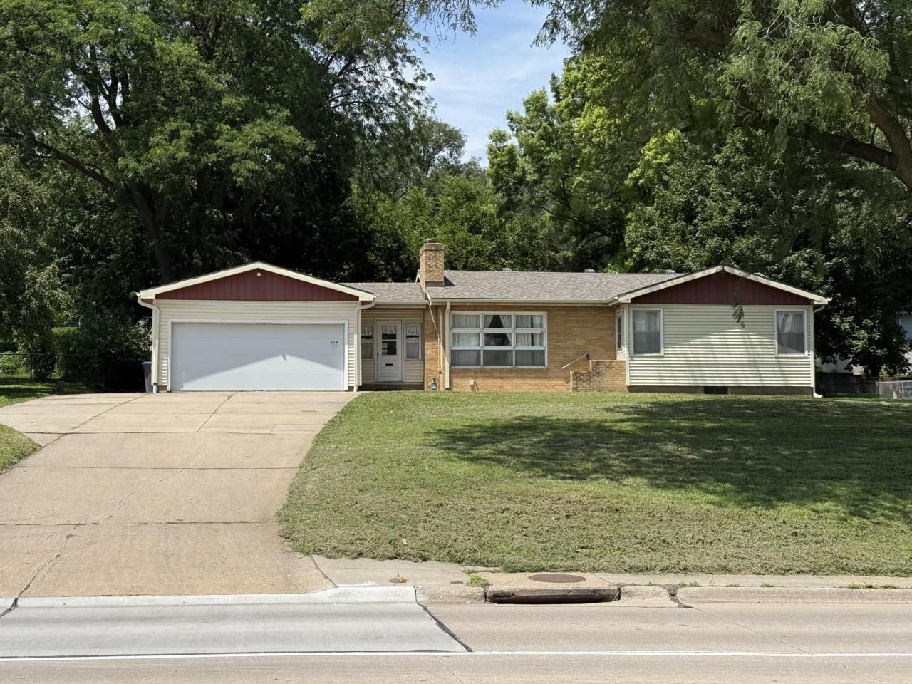 214 BENNETT Avenue, COUNCIL BLUFFS, IA 51503