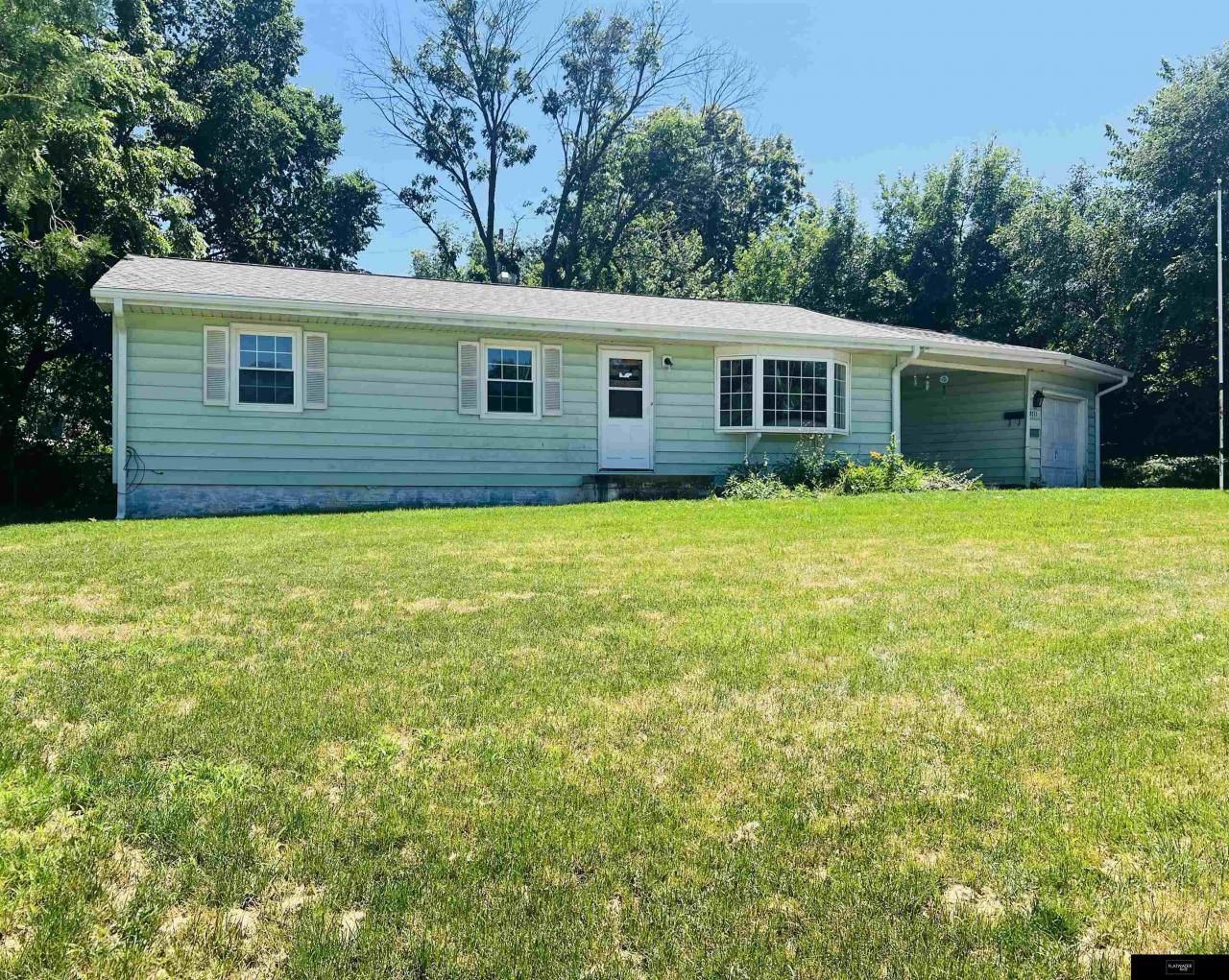 8713 Izard Street, Omaha, NE 68114