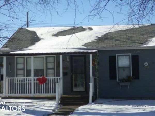 213 Cottage Grove Avenue, West Burlington, IA 52655