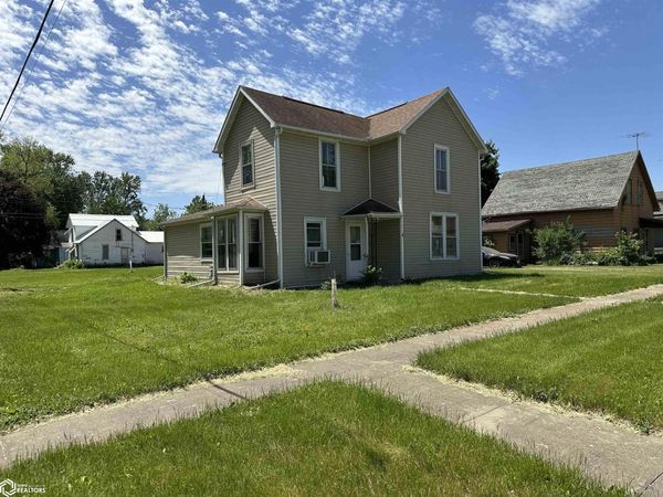 210 E Center Street, Winfield, IA 52659