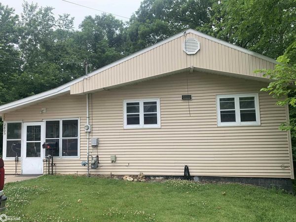 2805 Yoder Drive, Burlington, IA 52601