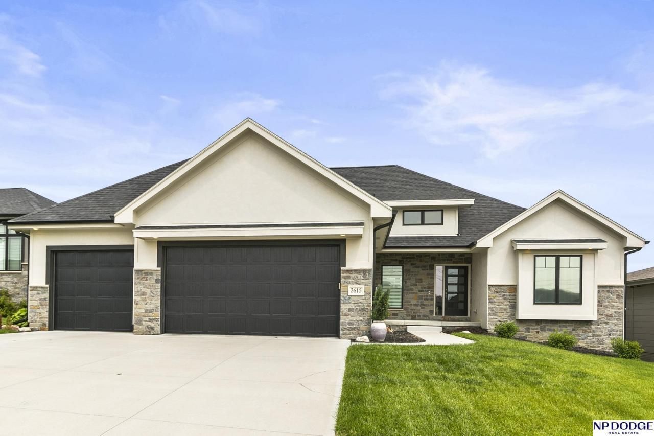 2615 N 186 Street, Omaha, NE 68022