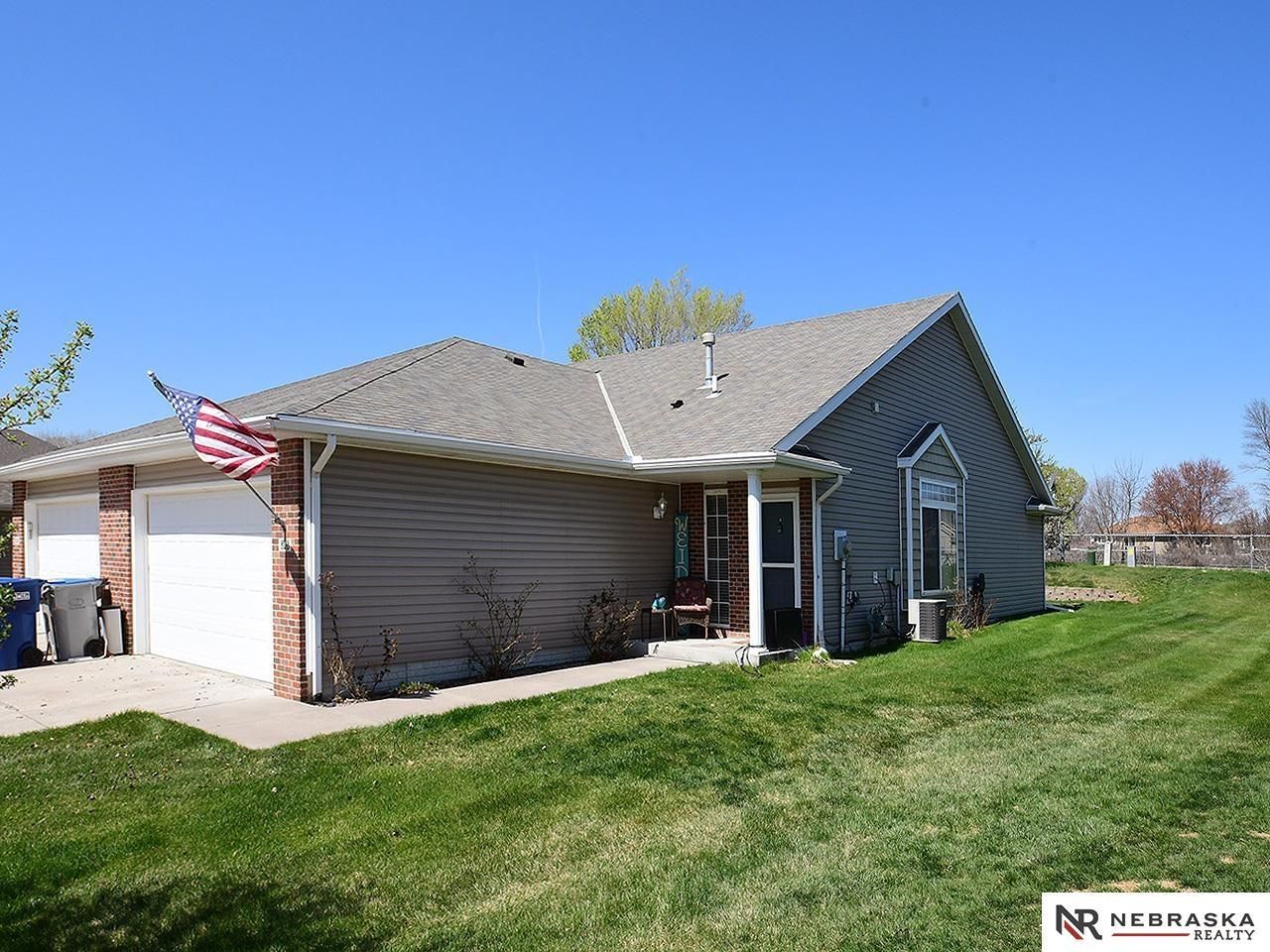 828 Norwood Drive, Lincoln, NE 68512