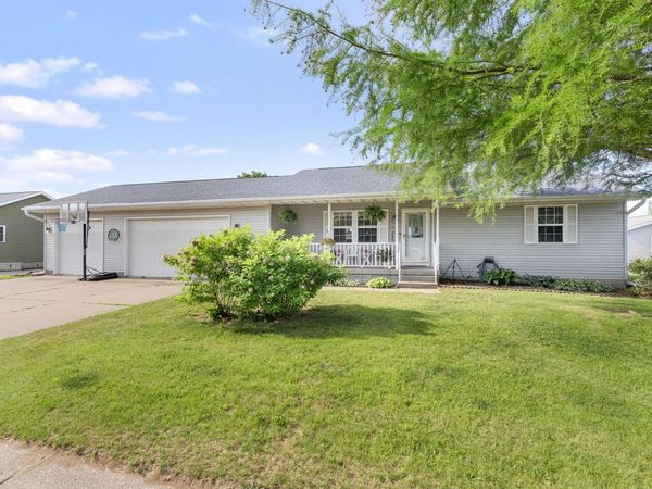 303 SUMMERSET LN, Fruitland, IA 52749