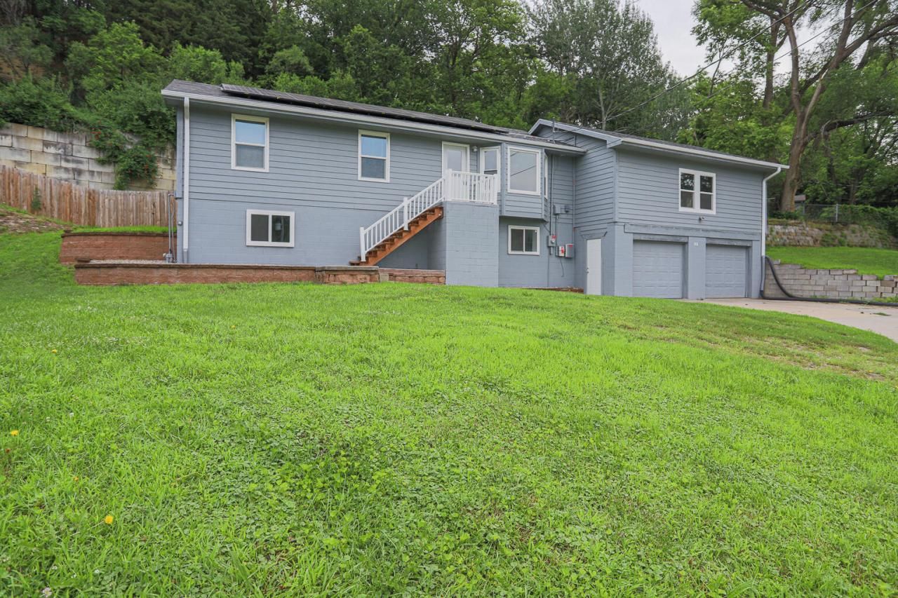 212 E WELCH Street, CRESCENT, IA 51526