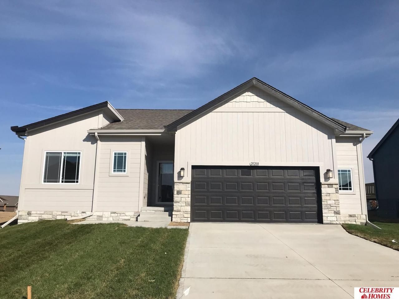 18165 Ogden Street, Elkhorn, NE 68022