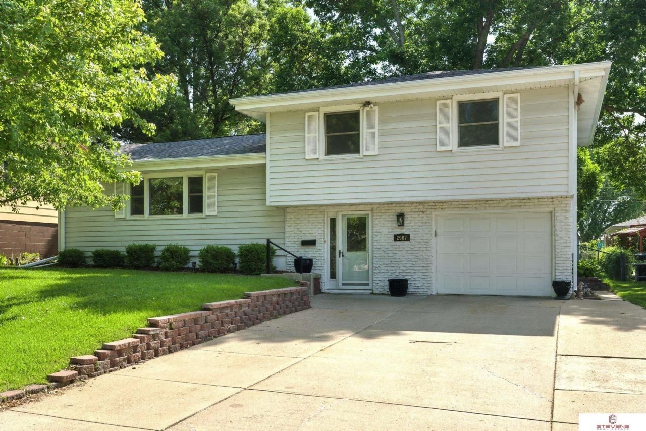 2907 S 137th Street, Omaha, NE 68144