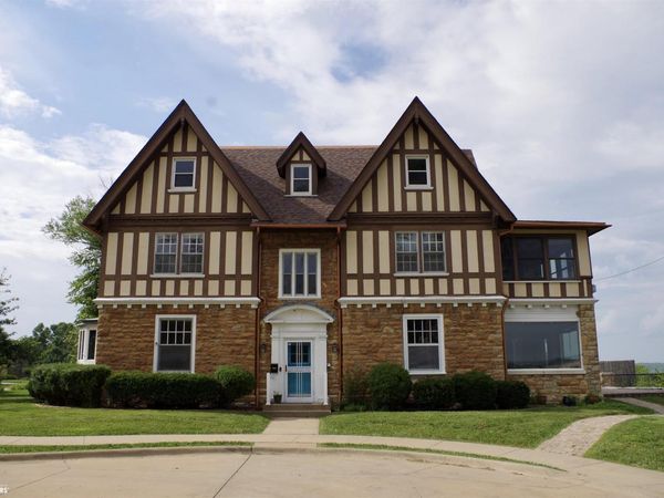 901 Grand Avenue, Keokuk, IA 52632