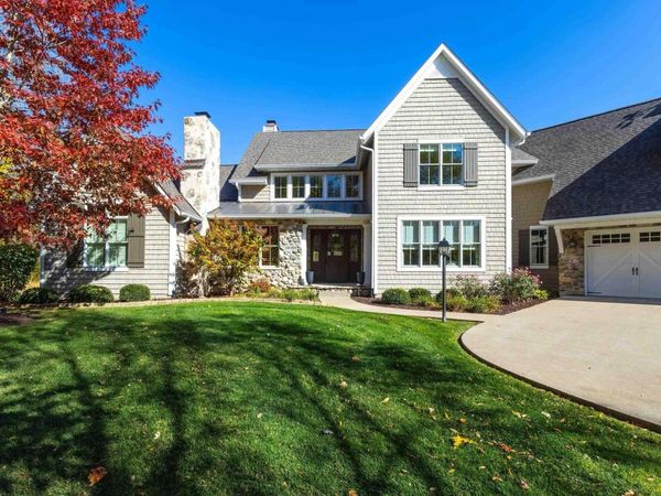 18165 247TH Avenue, Bettendorf, IA 52722