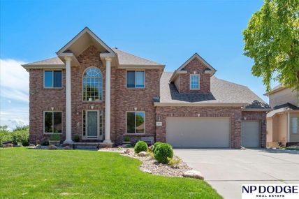18617 Gertrude Street, Omaha, NE 68136
