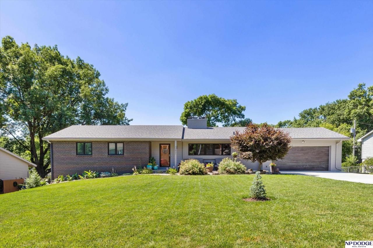 11821 Shirley Street, Omaha, NE 68144