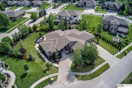 19606 Charles Circle, Elkhorn, NE 68022