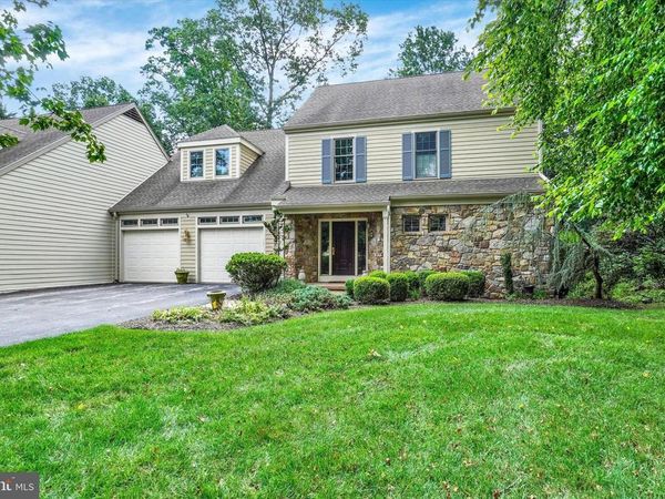 2086 ROSEWOOD LANE, YORK, PA 17403