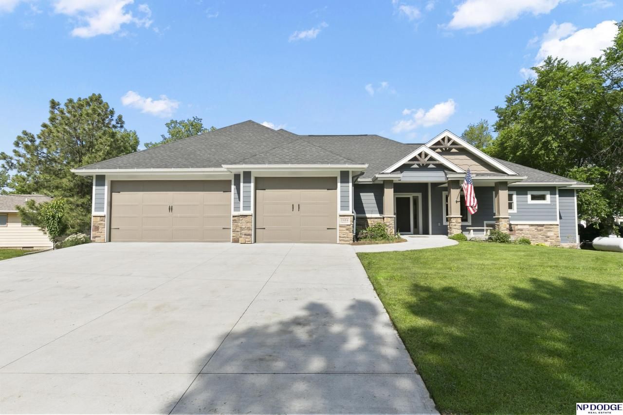 3984 Lakeview Drive, Cedar Creek, NE 68016
