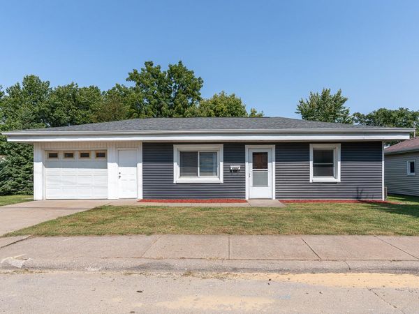 1022 CLIMER ST, Muscatine, IA 52761