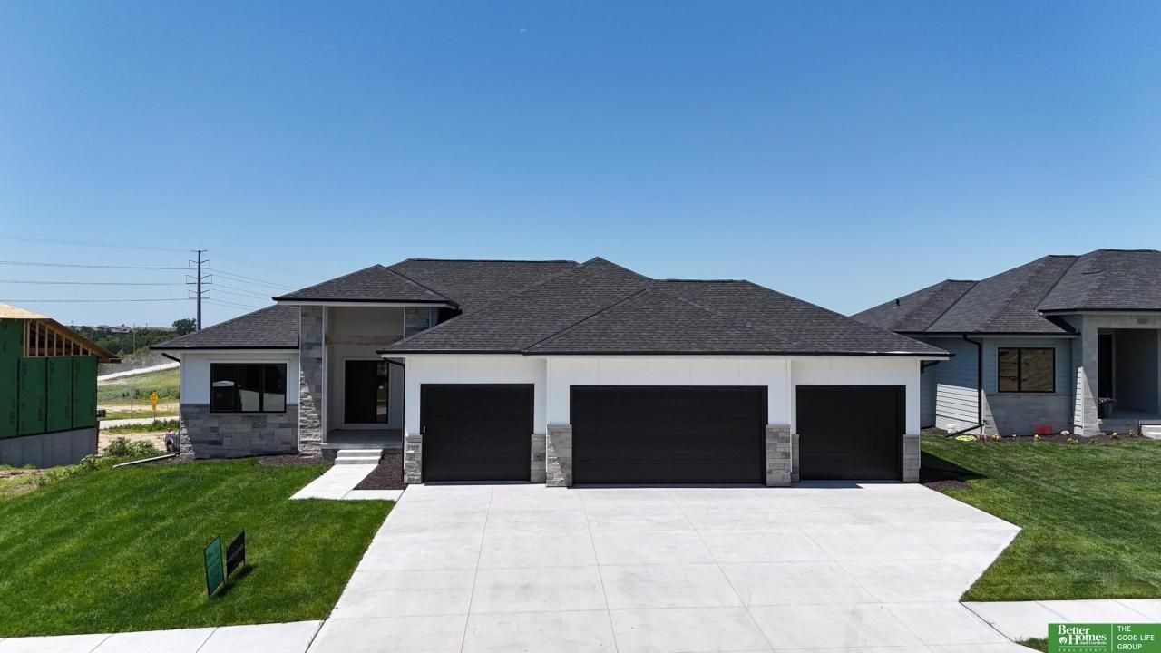 5408 N 196th Avenue, Elkhorn, NE 68022
