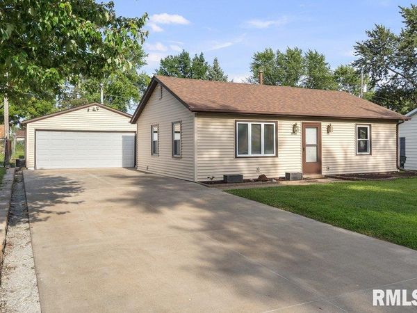 7115 CEDAR Street, Davenport, IA 52806