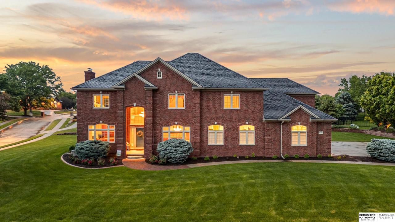 13303 Cuming Street , Omaha, NE 68154