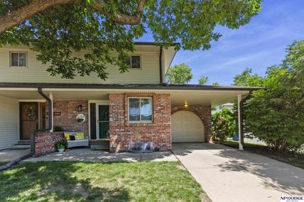 12254 Burt Street , Unit 11 B-A, Omaha, NE 68154