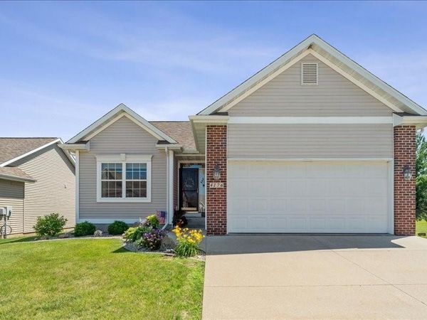 4176 Lakeview Drive SW, Cedar Rapids, IA 52404