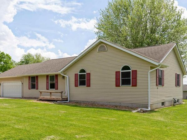 301 5TH Street, Matherville, IL 61263