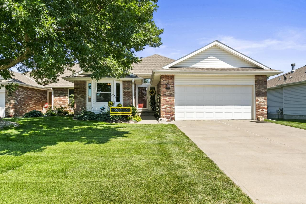 1018 SHOAL POINTE Drive, CARTER LAKE, IA 51510