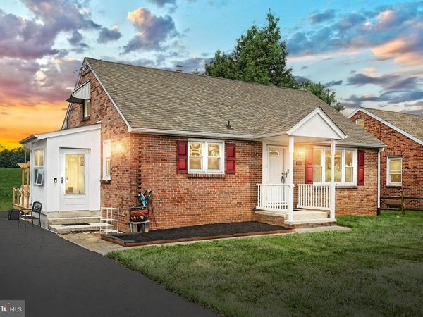 6581 YORK ROAD, SPRING GROVE, PA 17362