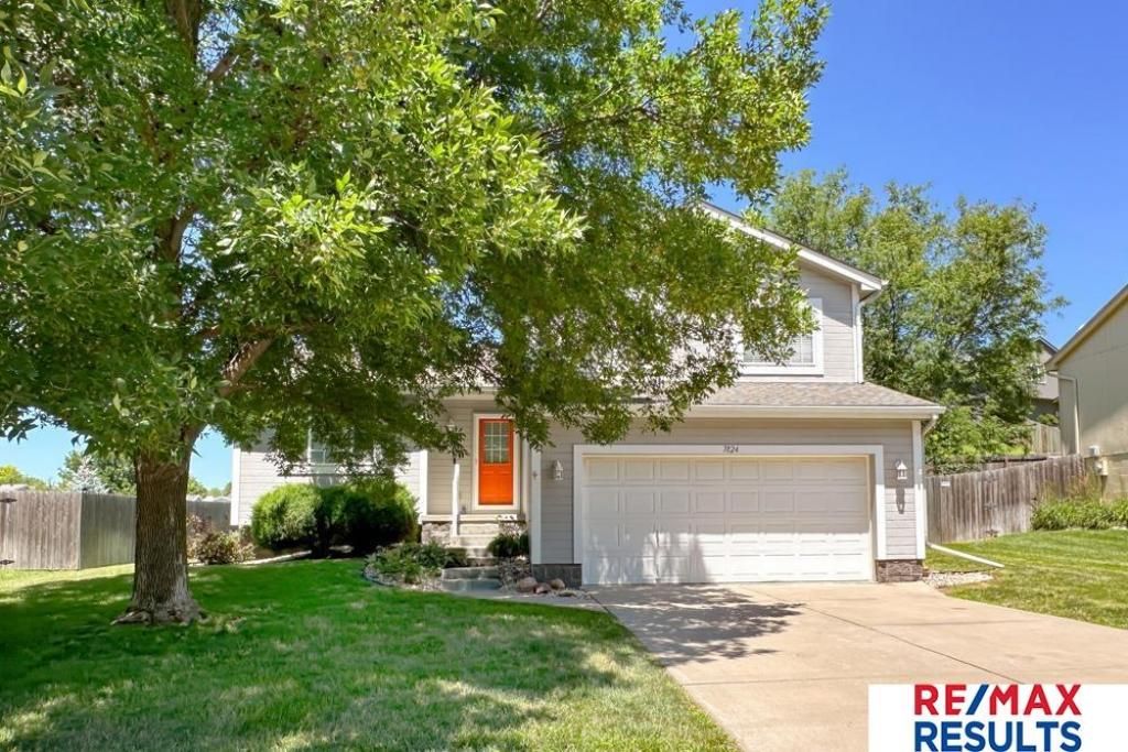 7824 Bondesson Street , Omaha, NE 68122